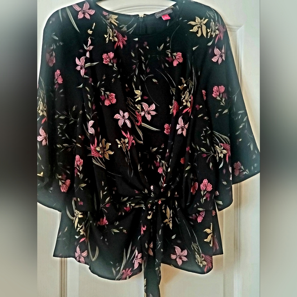 Vince Camuto Black Floral Top Tie front detail